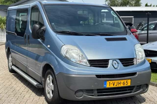 Renault Trafic (2010) thumbnail 3