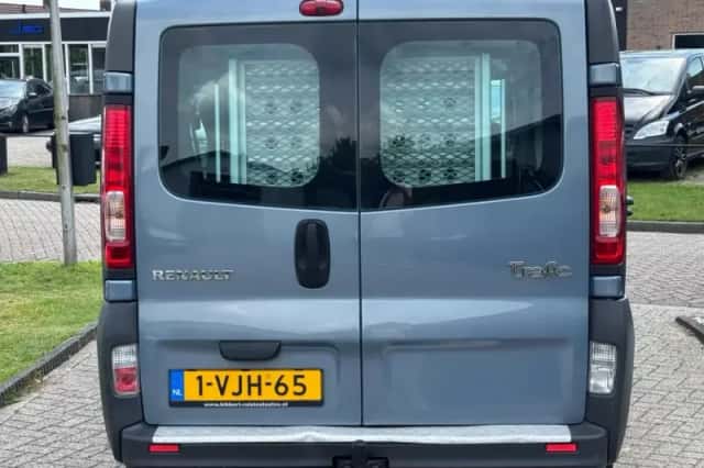 Renault Trafic (2010) thumbnail 6