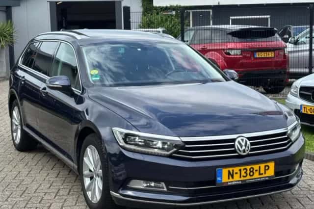 Volkswagen Passat (2016) thumbnail 3