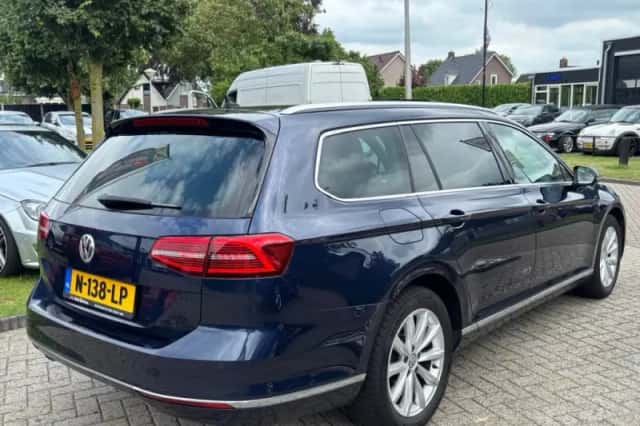 Volkswagen Passat (2016) thumbnail 5