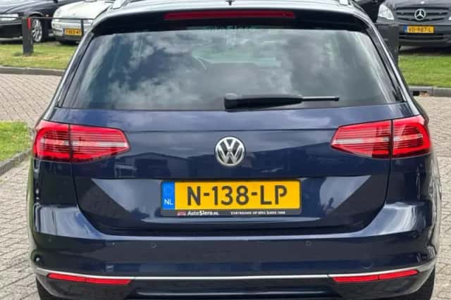 Volkswagen Passat (2016) thumbnail 6