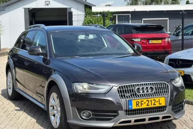 Audi A4 Allroad (2012) thumbnail 3