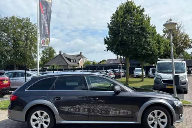 Audi A4 Allroad (2012) thumbnail 5