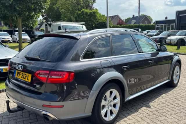 Audi A4 Allroad (2012) thumbnail 6
