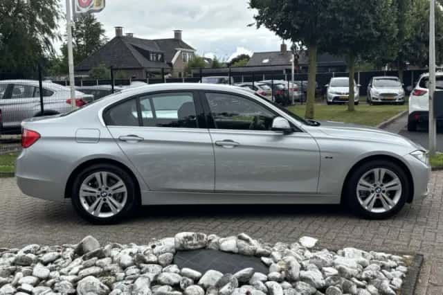BMW 3-Serie (2014) thumbnail 4