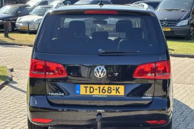 Volkswagen Touran (2013) thumbnail 6