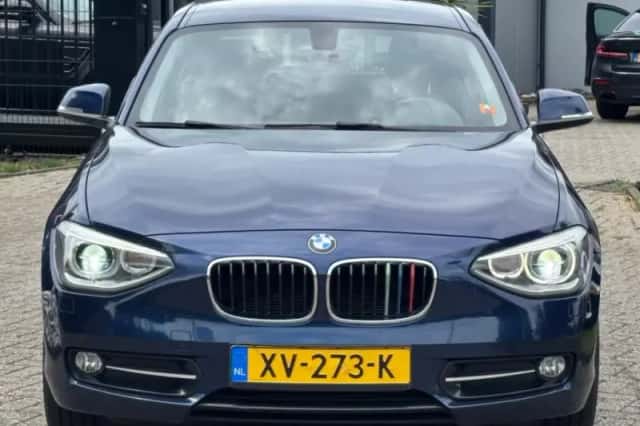 BMW 1-Serie (2011) thumbnail 2