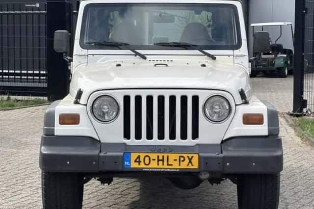 Jeep Wrangler (1999) thumbnail 2