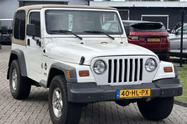 Jeep Wrangler (1999) thumbnail 3