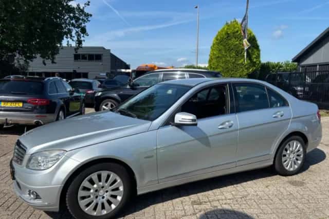 Mercedes-Benz C-Klasse (2010) thumbnail 4