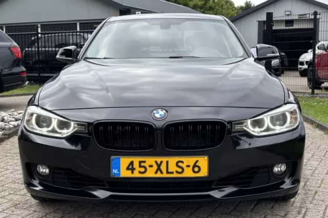 BMW 3-Serie (2012) thumbnail 2