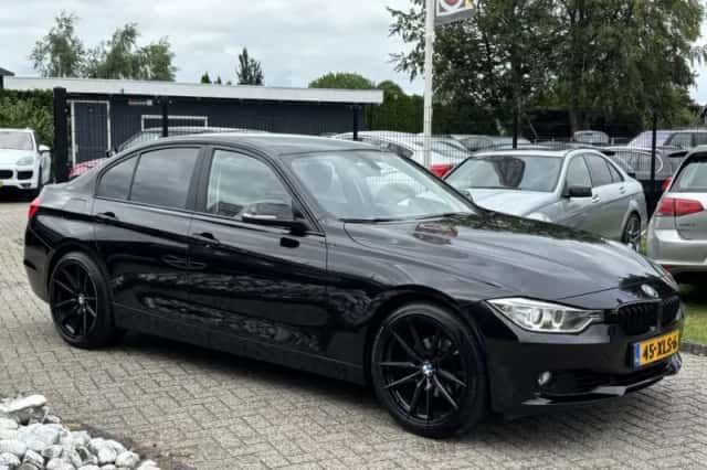 BMW 3-Serie (2012) thumbnail 3
