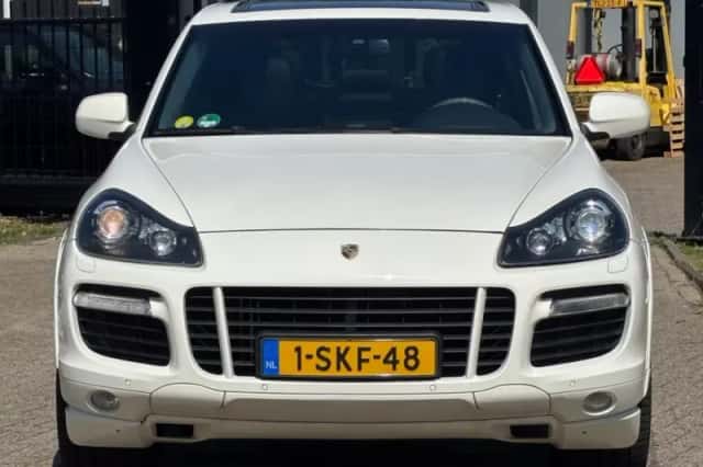 Porsche Cayenne (2009) thumbnail 2