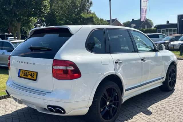 Porsche Cayenne (2009) thumbnail 5