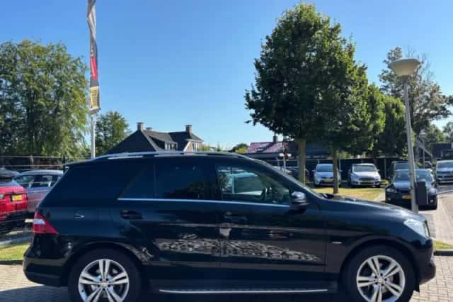 Mercedes-Benz ML-Klasse (2012) thumbnail 4