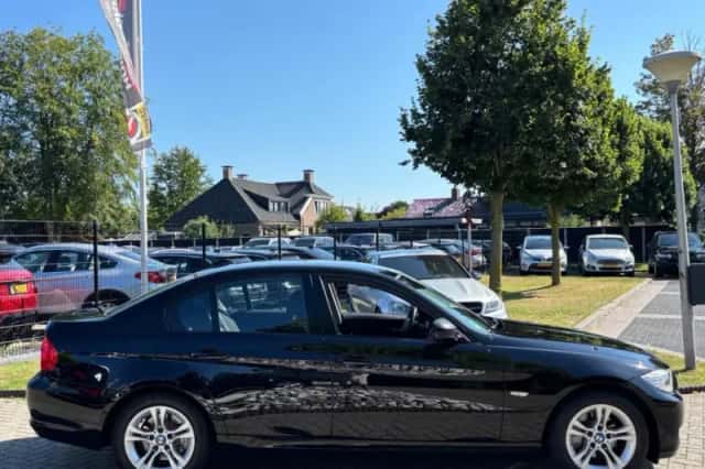 BMW 3-Serie (2011) thumbnail 4