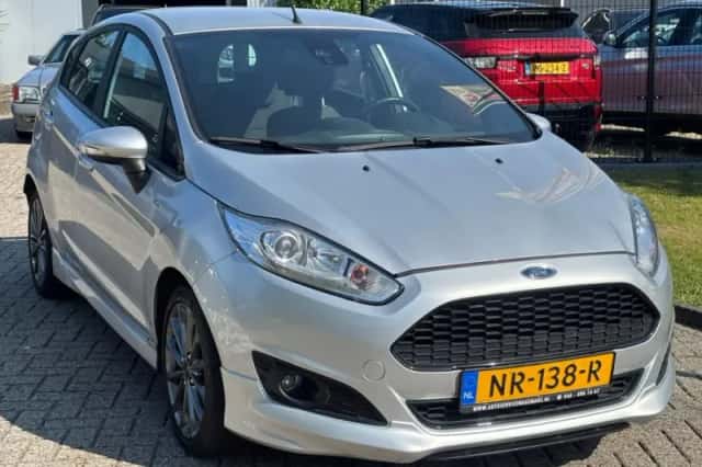 Ford Fiesta (2017) thumbnail 2