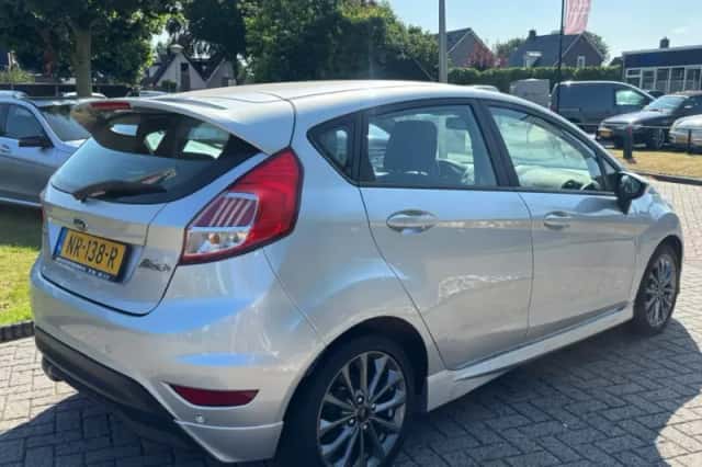 Ford Fiesta (2017) thumbnail 4