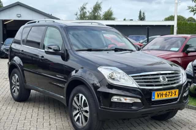 SsangYong Rexton RX (2014) thumbnail 3