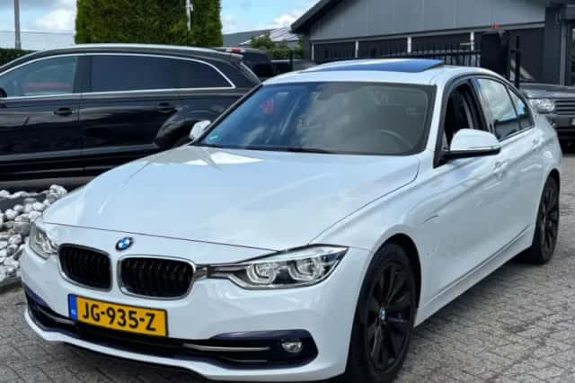 BMW 3-Serie (2016) thumbnail 1