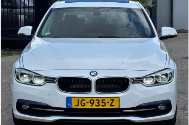 BMW 3-Serie (2016) thumbnail 2