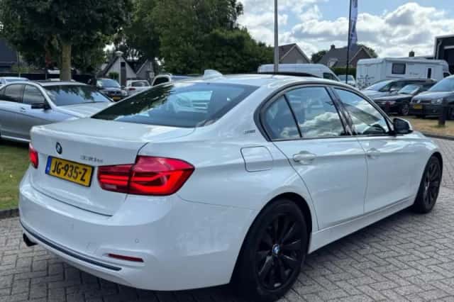 BMW 3-Serie (2016) thumbnail 5