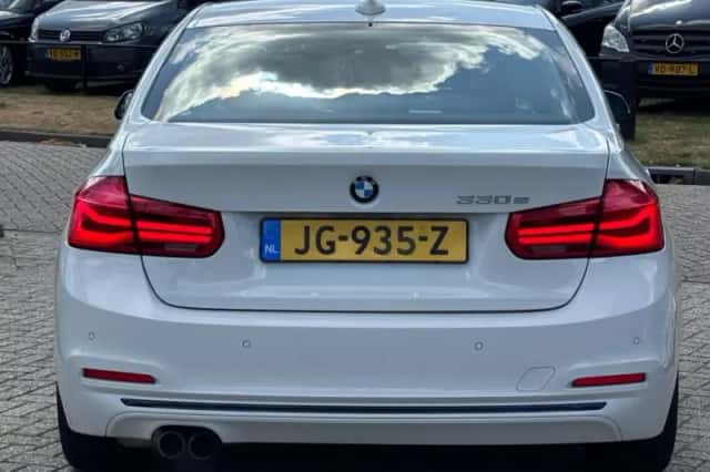 BMW 3-Serie (2016) thumbnail 6