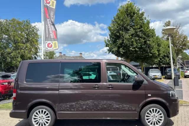 Volkswagen Transporter (2011) thumbnail 4