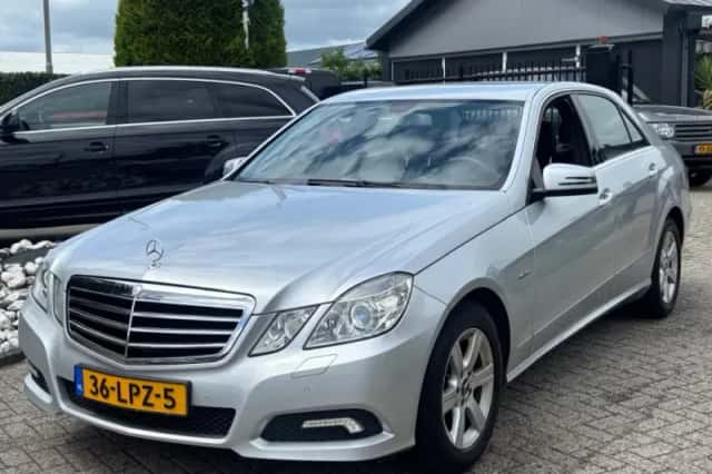 Mercedes-Benz E-Klasse (2010) thumbnail 1