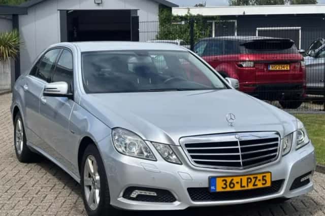 Mercedes-Benz E-Klasse (2010) thumbnail 3