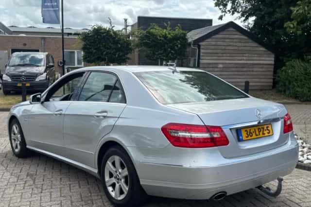 Mercedes-Benz E-Klasse (2010) thumbnail 6