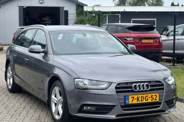 Audi A4 (2013) thumbnail 3