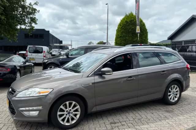 Ford Mondeo (2011) thumbnail 4