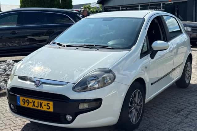 Fiat Punto (2012) thumbnail 1