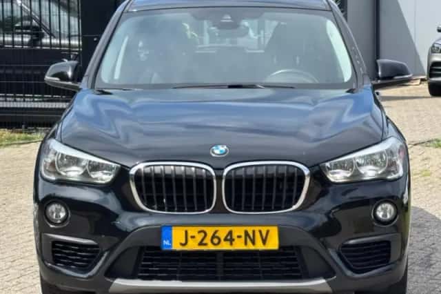 BMW X1 (2017) thumbnail 2