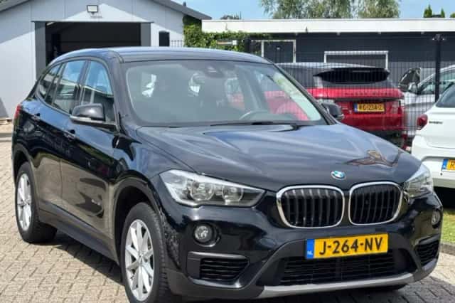 BMW X1 (2017) thumbnail 3