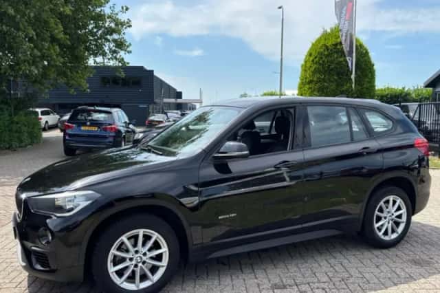 BMW X1 (2017) thumbnail 4