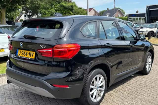 BMW X1 (2017) thumbnail 6