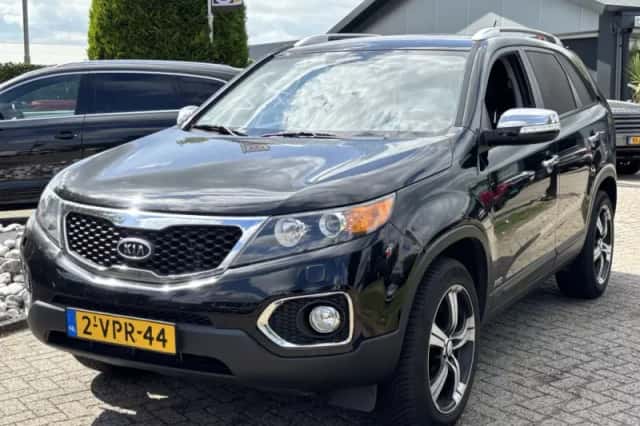 Kia Sorento (2011) thumbnail 1