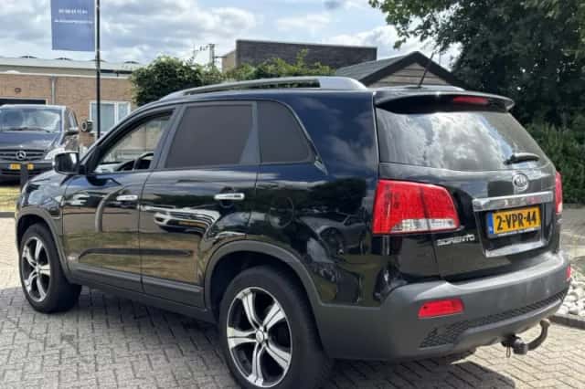 Kia Sorento (2011) thumbnail 5