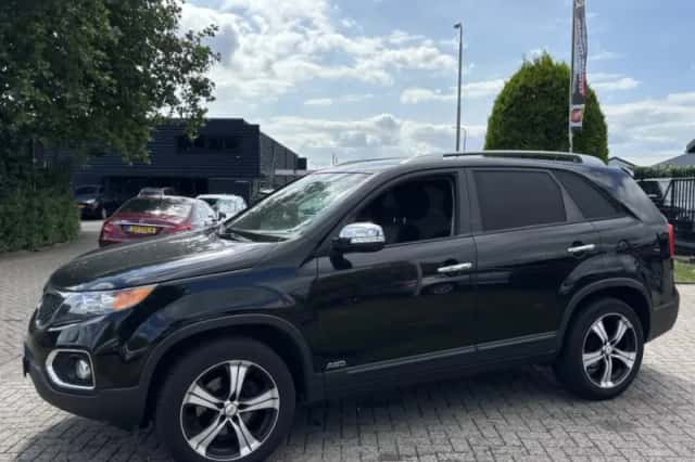 Kia Sorento (2011) thumbnail 6