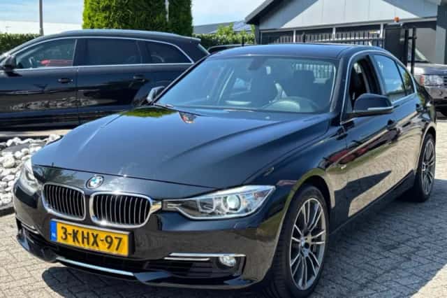 BMW 3-Serie (2013) thumbnail 1