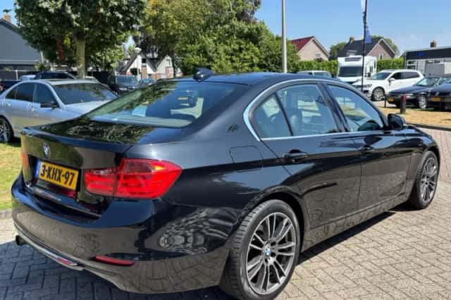 BMW 3-Serie (2013) thumbnail 6