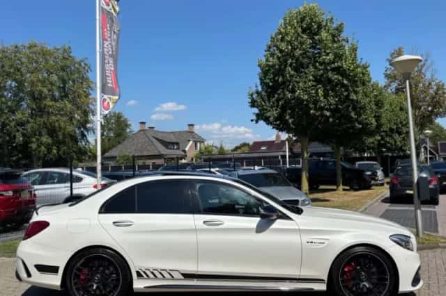 Mercedes-Benz C-Klasse (2015) thumbnail 3