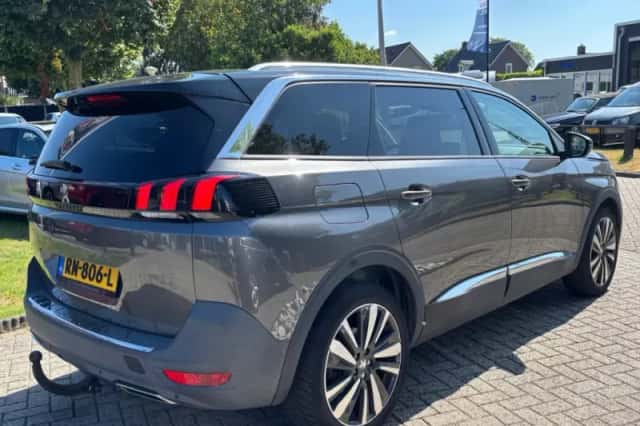 Peugeot 5008 (2018) thumbnail 5