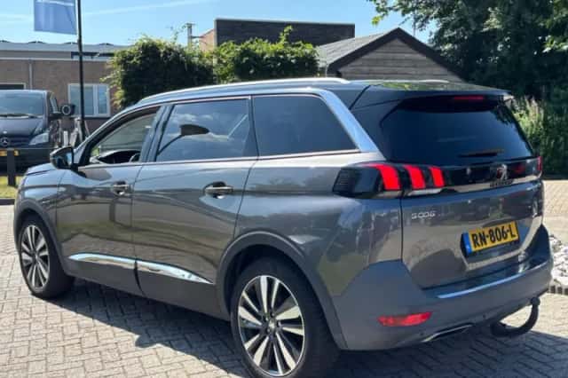 Peugeot 5008 (2018) thumbnail 6