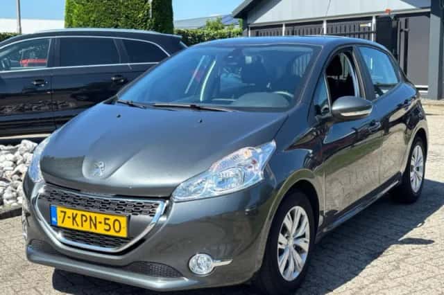 Peugeot 208 (2013) thumbnail 1
