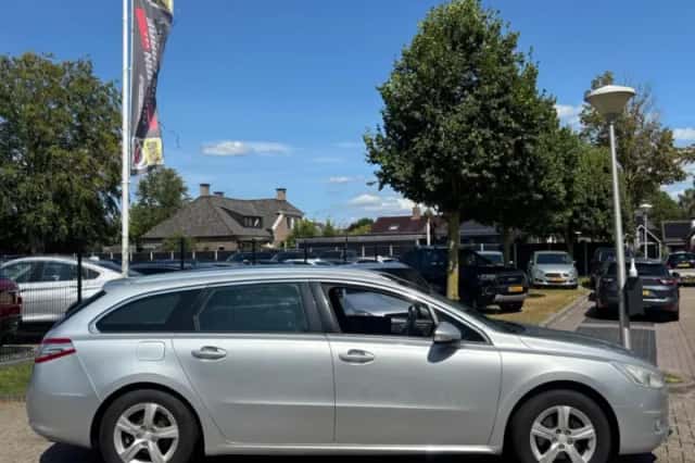 Peugeot 508 (2011) thumbnail 4