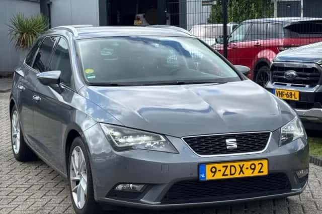 SEAT Leon (2014) thumbnail 3