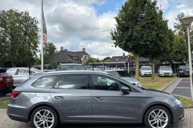 SEAT Leon (2014) thumbnail 4
